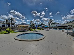 9088 SW 22nd St APT E, Boca Raton, FL 33428