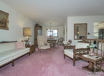 4th image of 7 Sarah Dr
