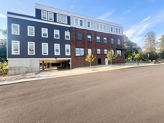 3rd image of 1135 Rose Hill Dr #301