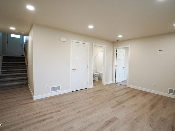 5th image of 5835 28th Ave SE