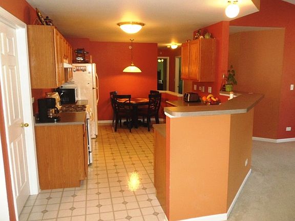 4th image of 2111 Vanderbilt Dr #2111
