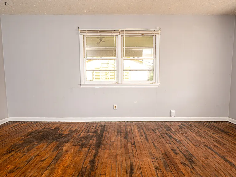 3021 Madison Ave — Photo 10