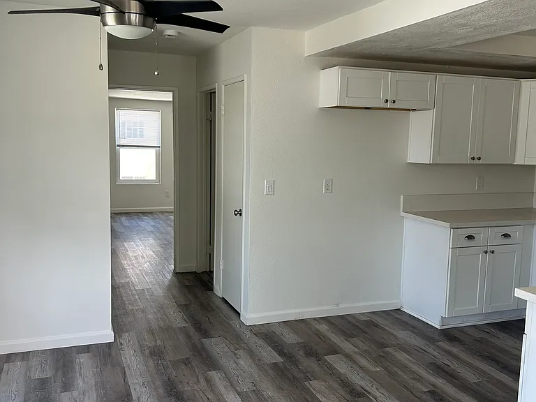 628 Riverside St #B — Photo 8