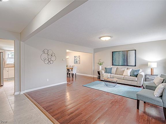 5th image of 15627 Indianhead Ln