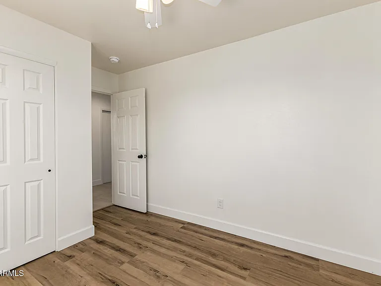 2421 S 221st Ave — Photo 27