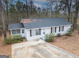 697 Rocky Point Rd, Covington, GA 30014