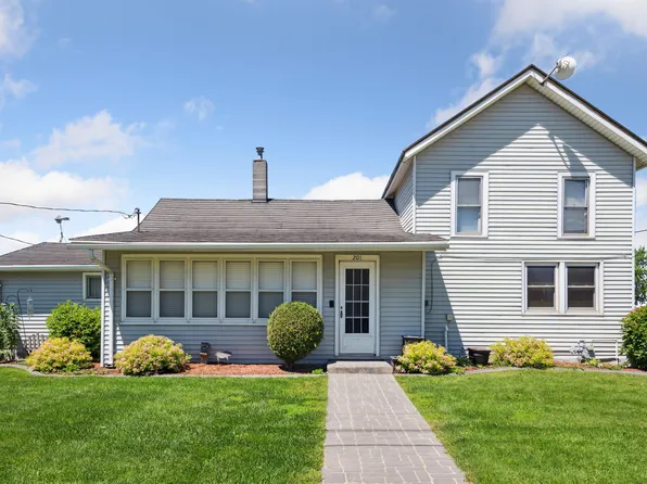 201 S Webster St, Edgewood, IA 52042