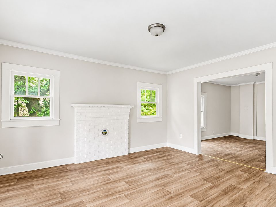 2nd image of 310 Spring St