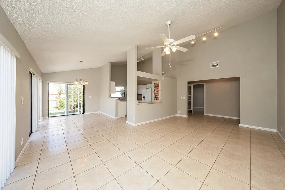 3 bed, 2.0 bath, 1584 sqft, $2,835 — Photo 3