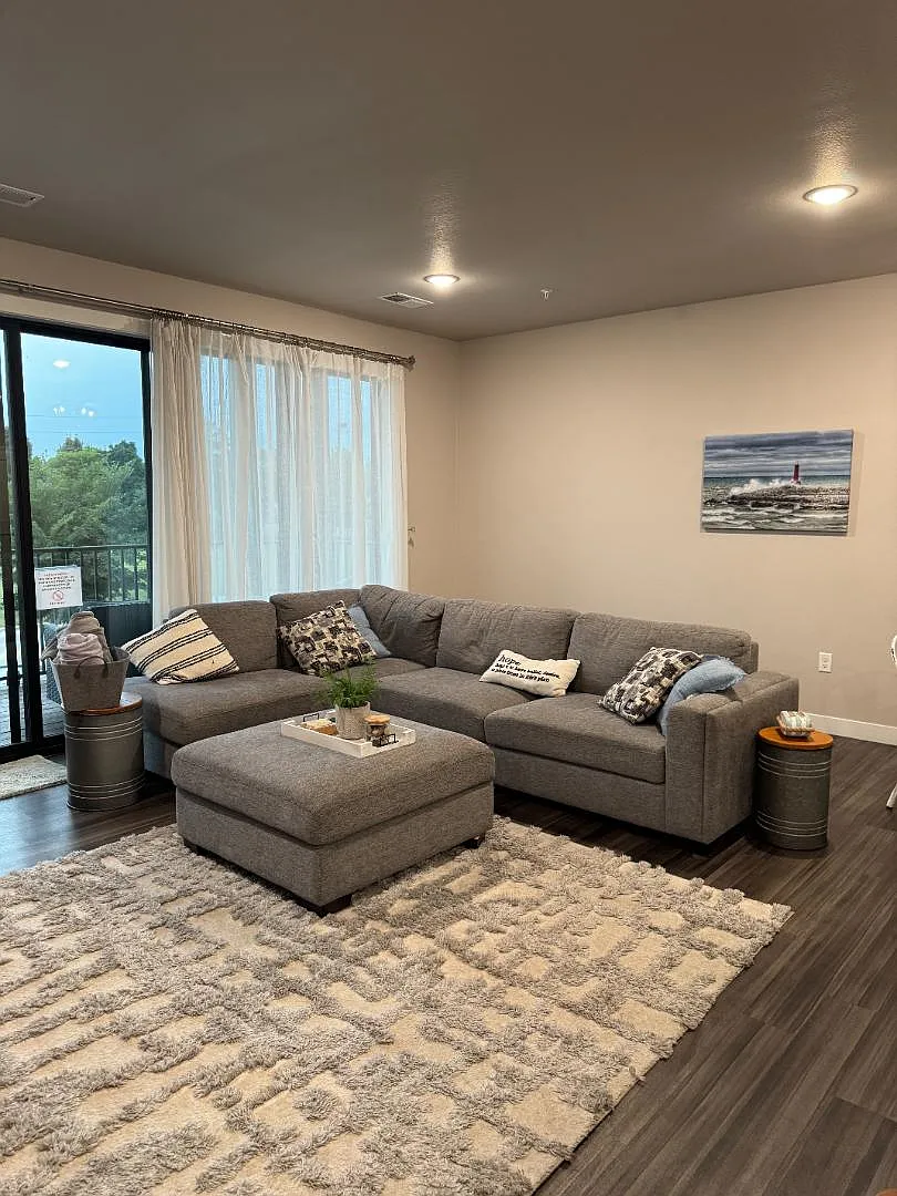 750 S Pier Dr — Photo 1