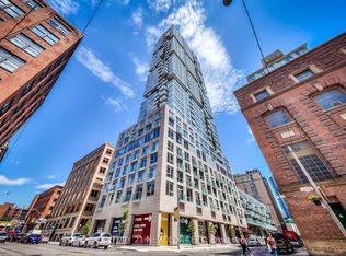 30 Nelson St #1104, Toronto, ON M5V 0H5