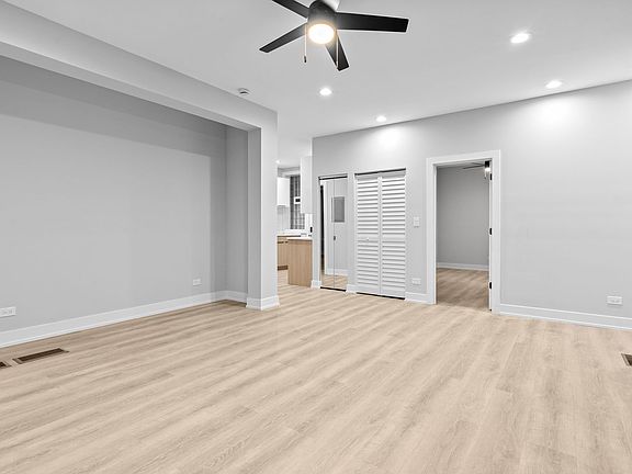 4th image of 7661 N Rogers Ave APT 3