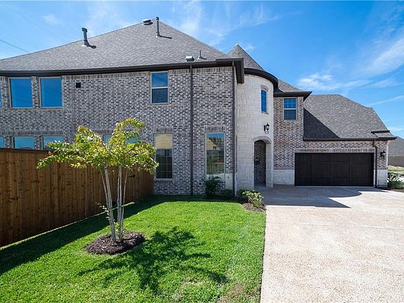 3rd image of 825 Royal Minister Blvd