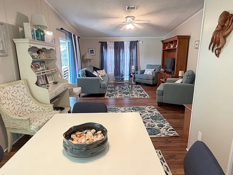 720 Water Oak Blvd — Photo 5