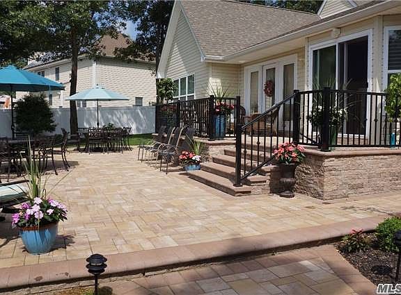 3rd image of 26 Savanna Cir