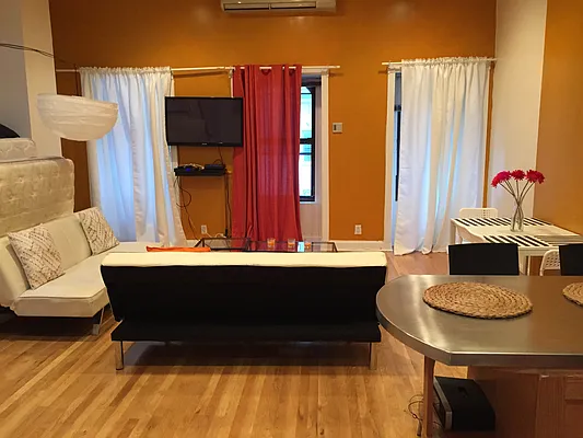 Rented by ER (DO NOT USE) | media 19