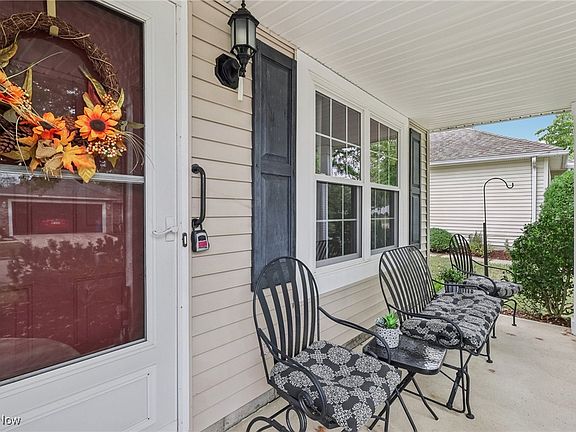 4th image of 1168 N Jefferson St #36
