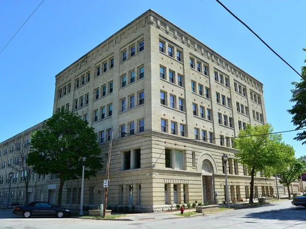 904 E Pearson STREET #401, Milwaukee, WI 53202
