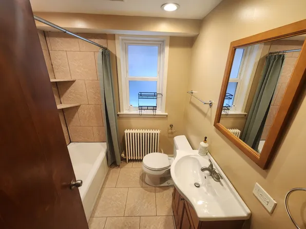 1812 Wesley Ave APT B, Berwyn, IL 60402