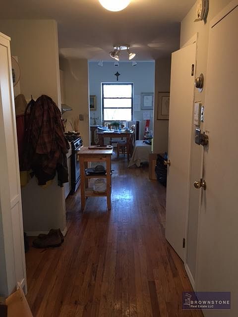 2nd image of 271 Columbia St APT 3
