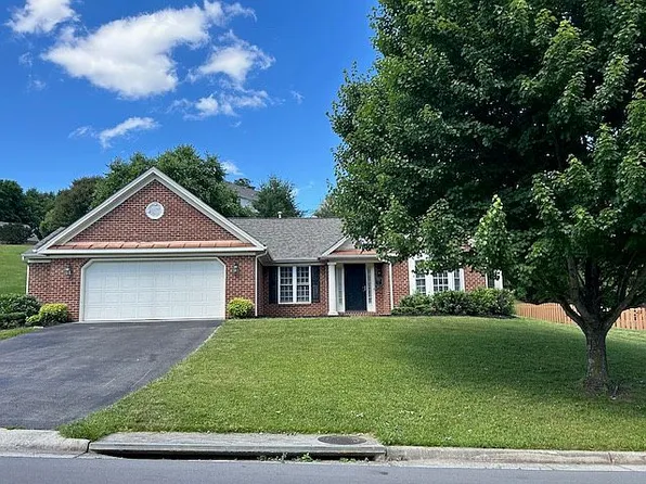 6307 Sandhurst Dr, Roanoke, VA 24018