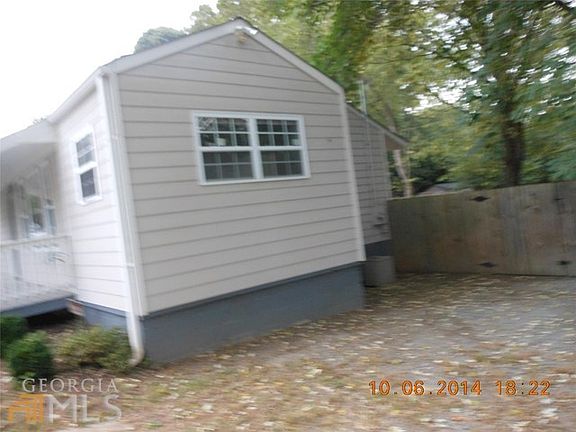 2nd image of 1881 Clearwater Dr SE