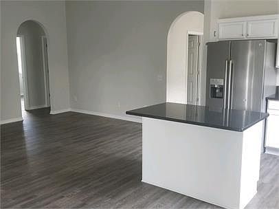 3rd image of 1414 Loretto Cir