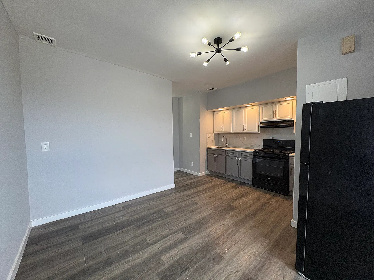 2 bed, 1195 sqft, $1,995 — Photo 3