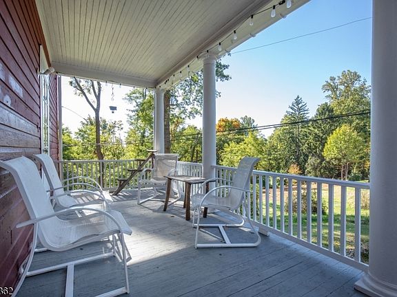 2nd image of 31 Jenks Hill Rd