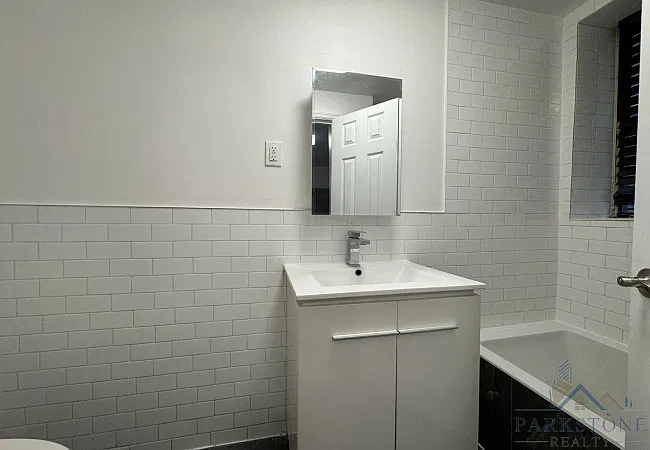 2 bed, 850 sqft, $1,895 — Photo 2