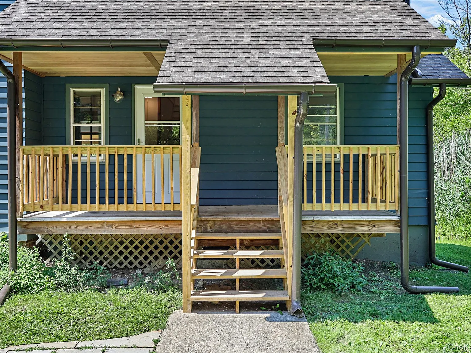 3 bed, 2.0 bath, 1872 sqft, $4,200 — Photo 3