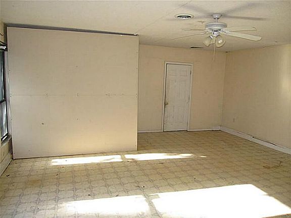 5th image of 1622 Walker Dr