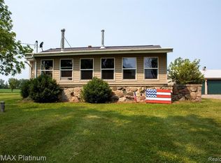 6325 S Lovejoy Rd, Perry, MI 48872