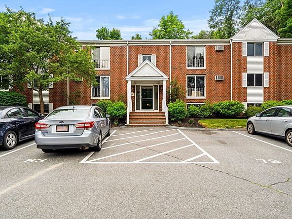 2nd image of 5 Birchwood Point #303