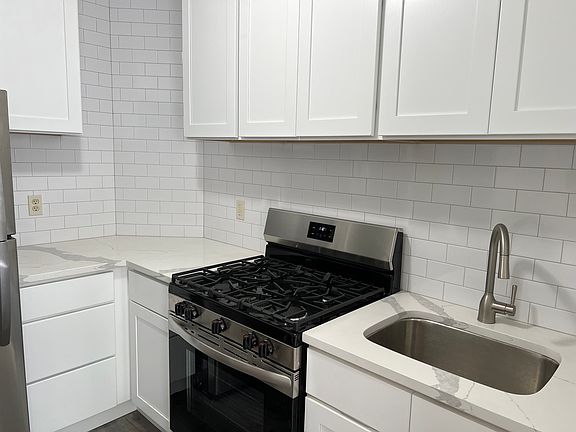 4th image of 101 Eileen St APT 4
