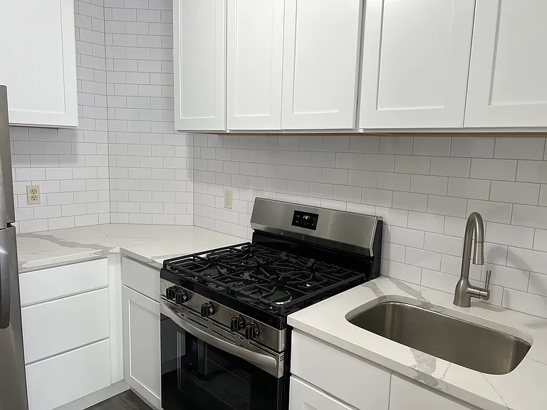 101 Eileen St #4 — Photo 4