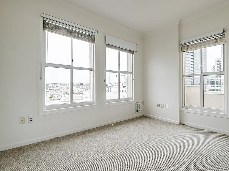 140 S Van Ness Ave #1131 — Photo 16