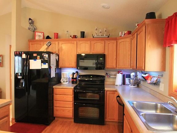 4th image of 790 25th St NE