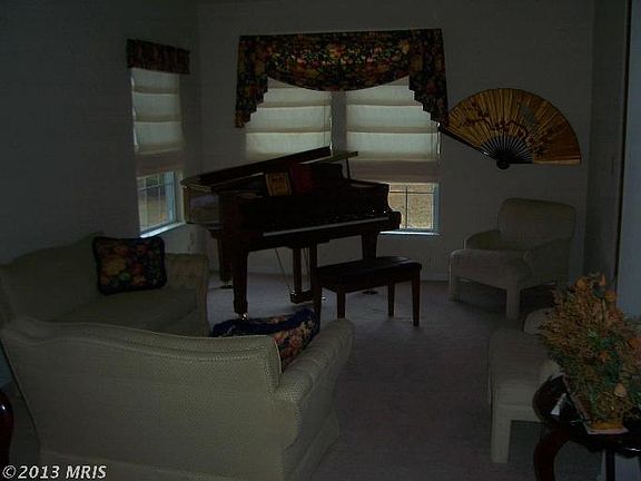 5th image of 20704 Wolftrap St