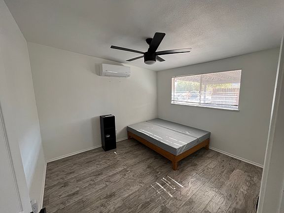 4th image of 5333 Daisy Ave #A