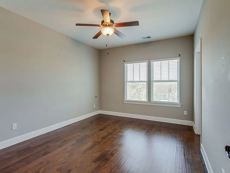 4516 Michigan Ave — Photo 23