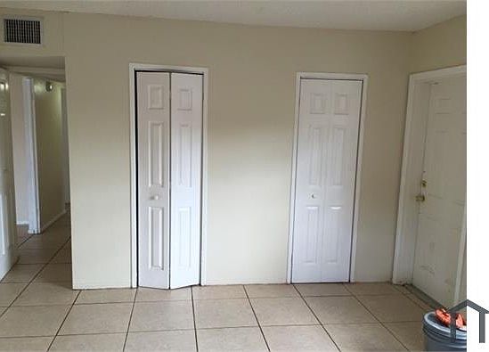 4th image of 1040 NE 15th Ave