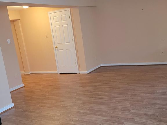 4th image of 3126 Friars Walk Ln