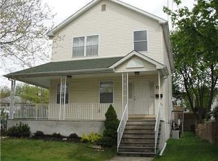 77 Forrest St, Metuchen, NJ 08840