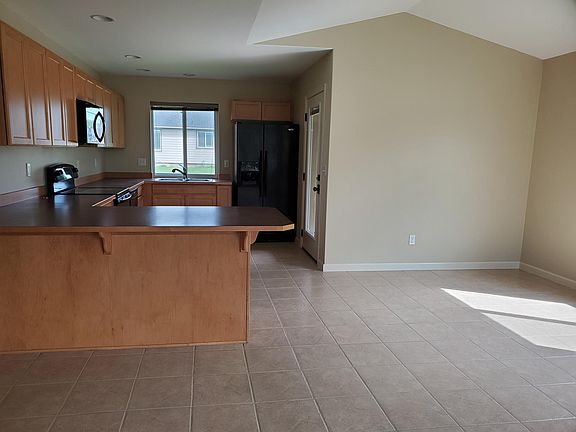 2nd image of 2304 N Ridgeview Ln