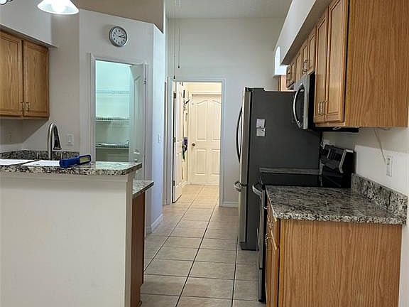 5th image of 11204 Clear Oak Cir