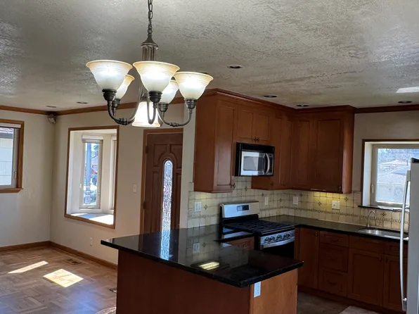 766 Commercial Ave, South San Francisco, CA 94080