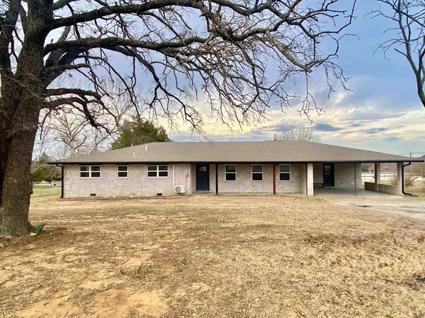 425 4th St, Velma, OK 73491