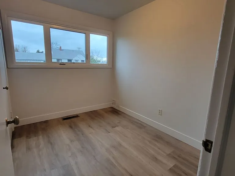 505 Sycamore St — Photo 8