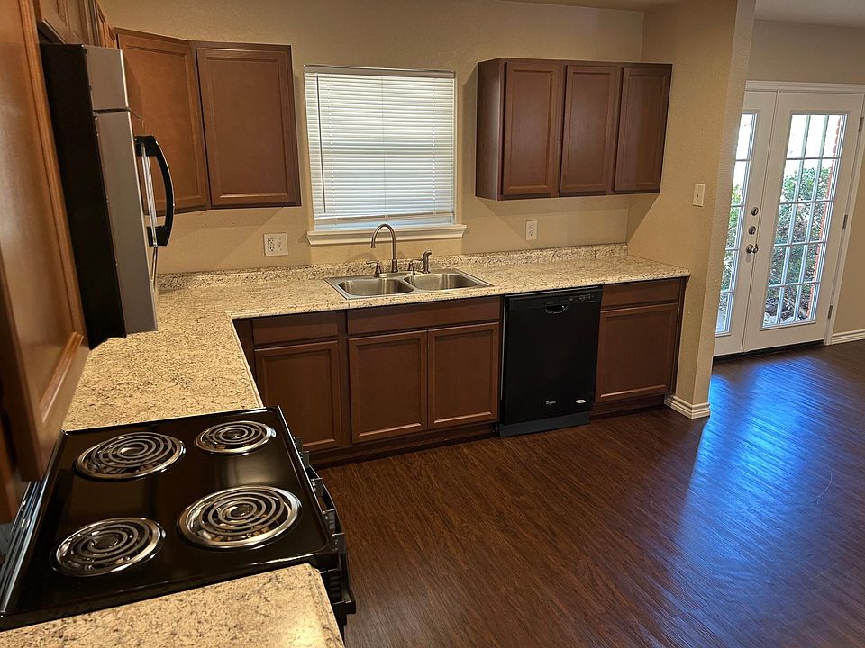 1st image of 2708 W Boyce Ave